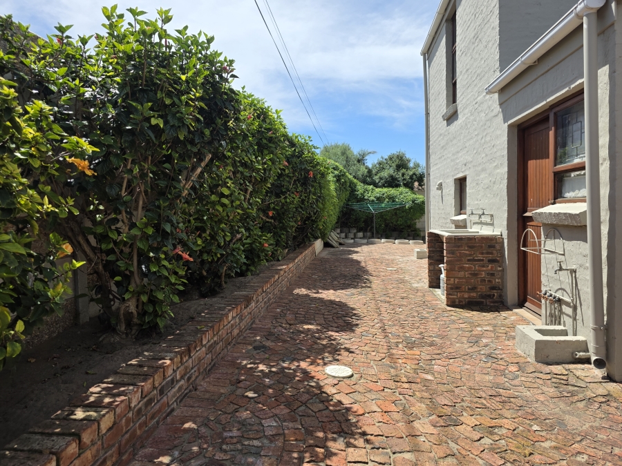 5 Bedroom Property for Sale in Bayview Western Cape